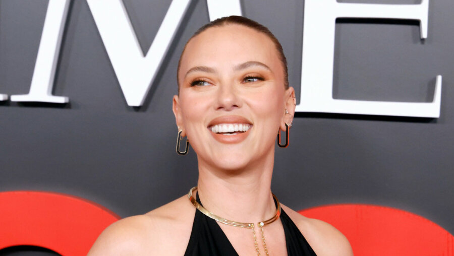 Scarlett Johansson: Το soft bronze μακιγιάζ που θα λατρέψεις φέτος το καλοκαίρι