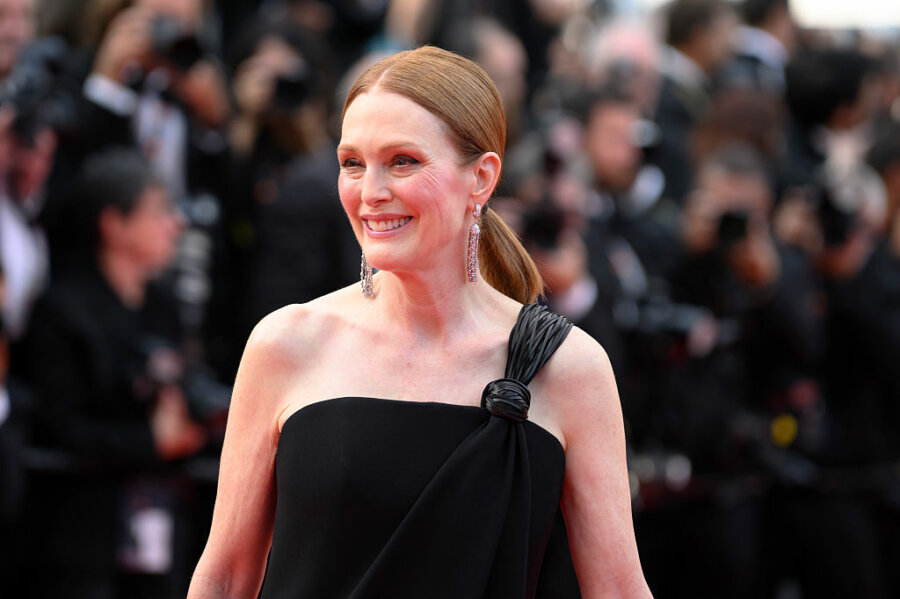 Η Julianne Moore έκοψε τα μαλλιά της στο πιο κομψό καρέ που έχουμε δει
