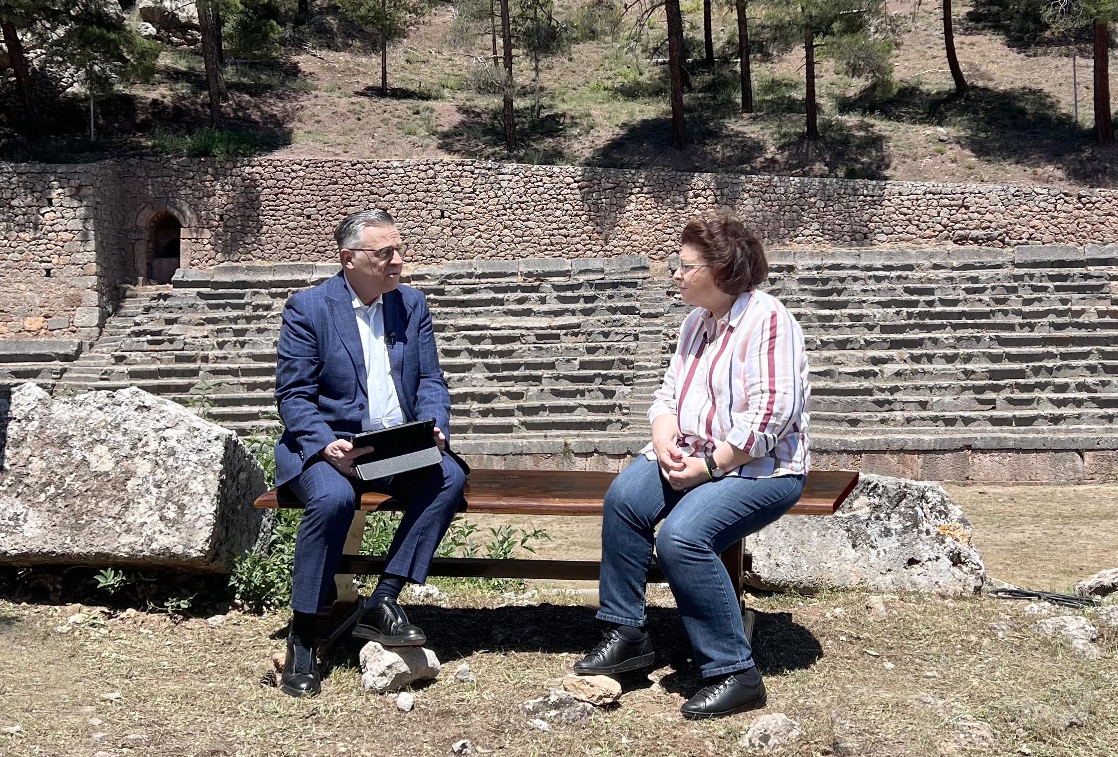 Η μαγεία των Δελφών στην εκπομπή «Στο κέντρο» – Αποκλειστική συνέντευξη με την υπουργό Πολιτισμού, Λίνα Μενδώνη, την Τετάρτη