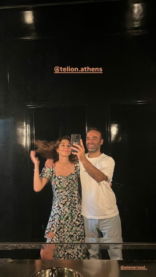 Κατερίνα Παπουτσάκη: Ποζάρει αγκαλιά με τον σύντροφό της στο νέο του μαγαζί