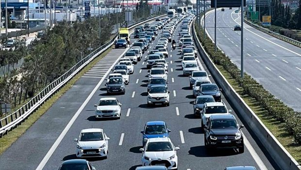 ΕΟ Αθηνών - Λαμίας: Όχημα μπήκε στο αντίθετο ρεύμα στο ύψος της Ριτσώνας
