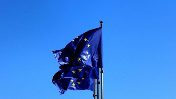 Γερμανία: Η Ευρωπαϊκή Επιτροπή ανέθετε σε ΜΚΟ δράσεις εναντίον εταιριών