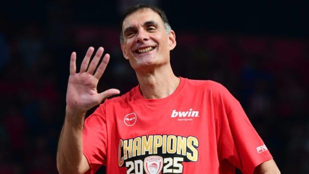 Μπαρτζώκας: «Σκέφτηκα ότι ίσως δεν πρέπει να συνεχίσω στον Ολυμπιακό»