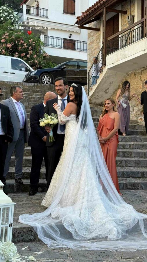 Power of Love: Παναγιώτου και Περπερίδης παντρεύτηκαν με κουμπάρα την Καραβάτου