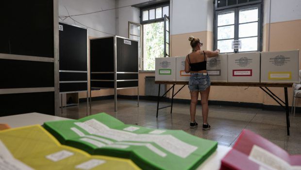 Άκυρα τα πέντε δημοψηφίσματα στην Ιταλία - Δεν ξεπέρασαν το απαιτούμενο ποσοστό ψήφων