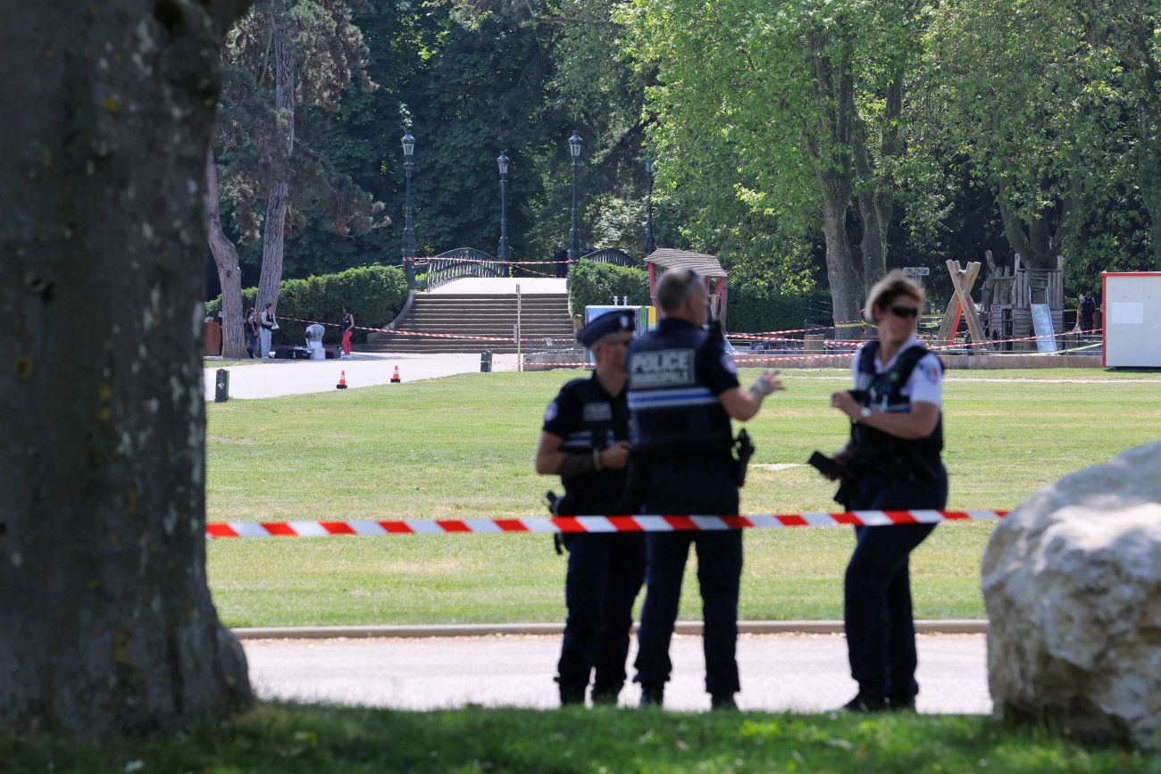 Γαλλία: 14χρονος μαθητής σκότωσε με μαχαίρι υπάλληλο σχολείου – Είχε πάει να ελέγξει την τσάντα του