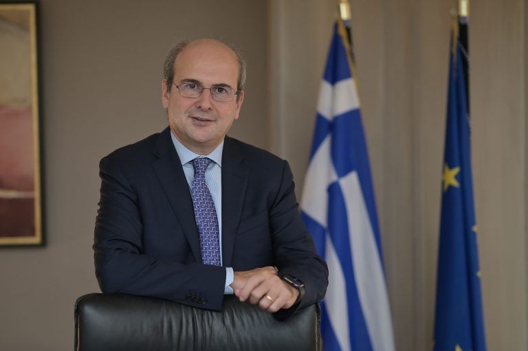 Και ο Χατζηδάκης «χτυπάει» Τσίπρα – «Μόνο η ΝΔ μπορεί να εκπροσωπήσει σοβαρά τη χώρα»