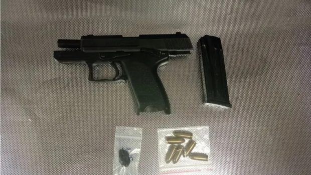 Εντοπίστηκε μετά από επιχείρηση της Δίωξης Ναρκωτικών υπηρεσιακό όπλο που είχε κλαπεί
