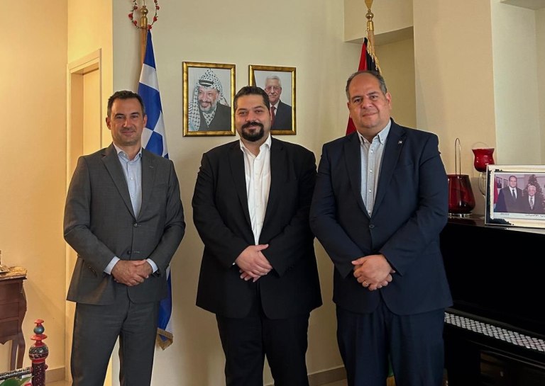 Συνάντηση Χαρίτση με τον εκπρόσωπο της Φατάχ - «Πίεση στην κυβέρνηση για να αλλάξει στάση για τη Γάζα»