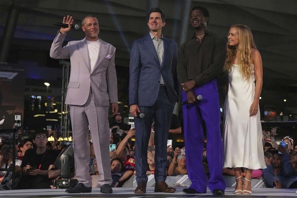 "F1": Εντυπωσίασε στο Μεξικό το καστ της νέας ταινίας με πρωταγωνιστή τον Brad Pitt - Φωτογραφίες