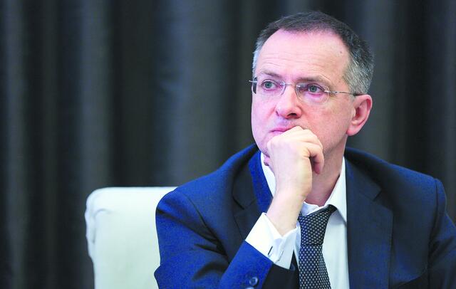 Βλαντίμιρ Μεντίνσκι: Ο άνθρωπος πίσω από το αφήγημα της Ρωσίας που δικαιολογεί τον πόλεμο