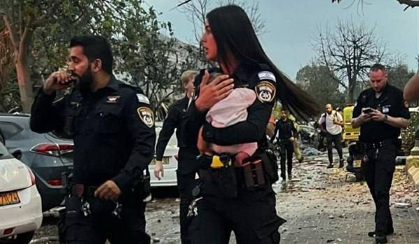 Ισραήλ: Βρέφος διασώθηκε από τα ερείπια σπιτιού μετά από ιρανική επίθεση