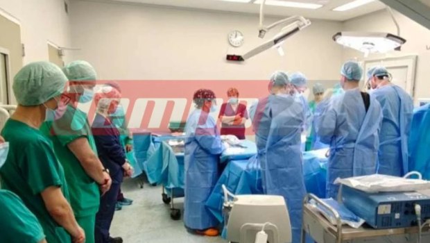 Συγκίνηση στο νοσοκομείο της Πάτρας - Οι γιατροί απέτισαν φόρο τιμής στον 14χρονο πριν προχωρήσουν στη λήψη των οργάνων του