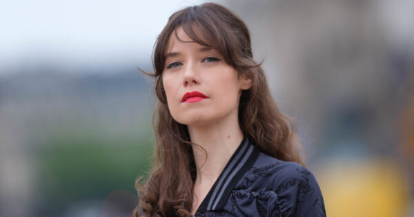 Wispy bangs: Η πιο εύκολη και ανάλαφρη εκδοχή στις αφέλειες για το καλοκαίρι