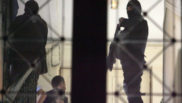 Παραιτήθηκε ο διοικητής της ΕΚΑΜ για να αναλάβει την ασφάλεια πανίσχυρου πρώην κυβερνητικού στελέχους