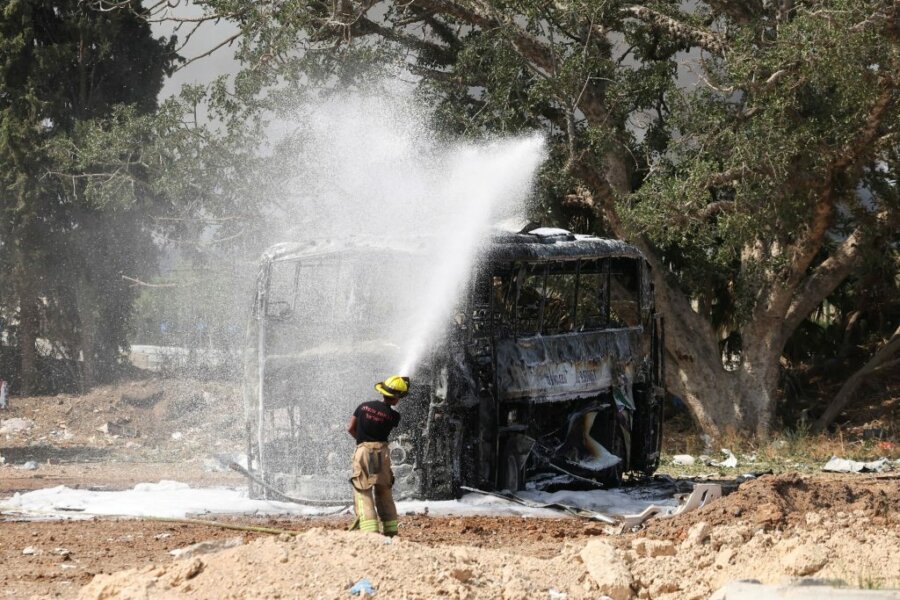 Το Ιράν προειδοποιεί το Ισραήλ: Οι επιθέσεις θα ενταθούν – Διπλωματικός πυρετός στη Δύση
