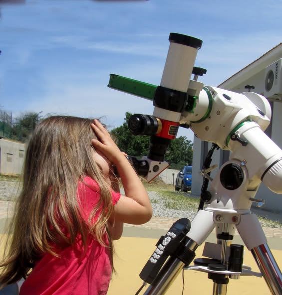 thumbnail-solar-observation-girl