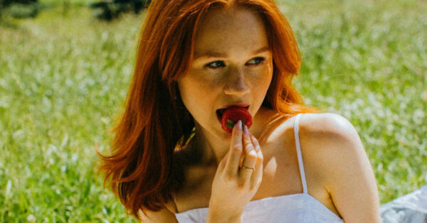 Feed your skin: Τι πρέπει να τρώμε για να έχουμε λαμπερή, υγιή επιδερμίδα;