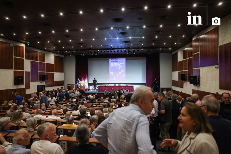 Live: Ώρα Σαμαρά στο Πολεμικό Μουσείο – Ανοιχτές οι «κεραίες» του Μαξίμου