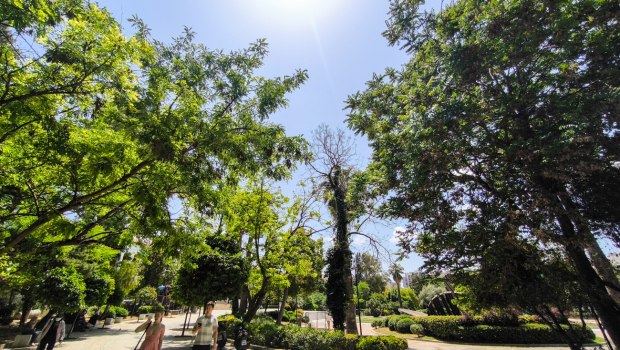Καιρός: 35αρια και την Τετάρτη - Πού θα βρέξει