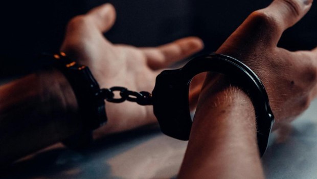 Χανιά: Σε ξέρα της θάλασσας εντοπίστηκε ο κρατούμενος που δραπέτευσε από φυλακές - Επέστρεψε στο κελί του