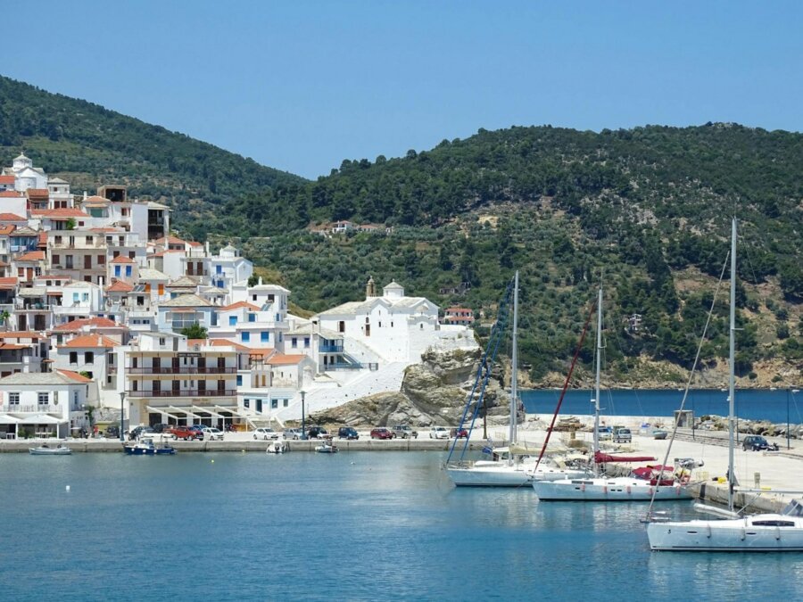 Ανακαλύψτε την άλλη Ελλάδα: Η Σκόπελος στους καλύτερους «μυστικούς» προορισμούς της Μεσογείου