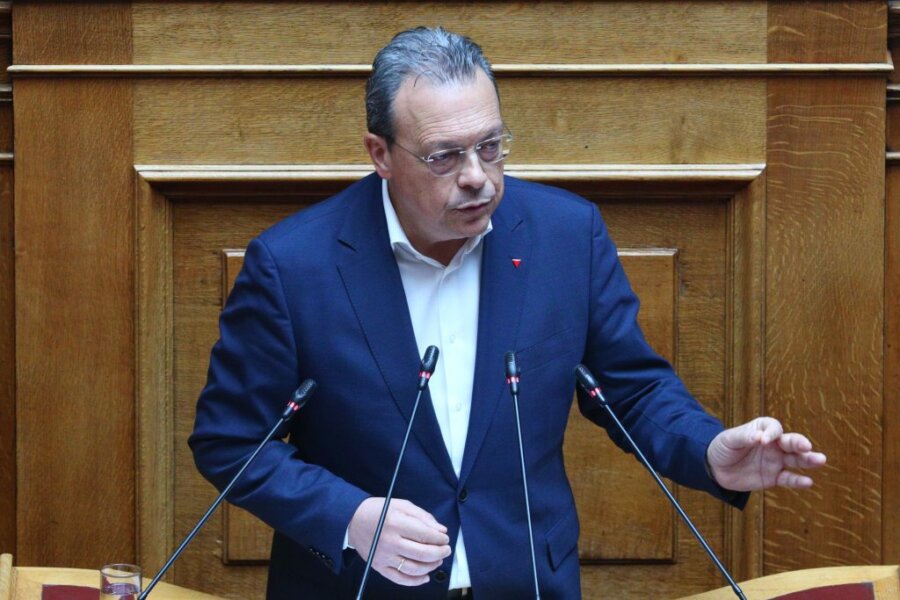 Βουλή – Σ. Φάμελλος: Ο κ. Μητσοτάκης απαγορεύει στη Δικαιοσυνη να γίνει έρευνα – «Δεν μπορείτε να αποδράσετε από τις ευθύνες σας»