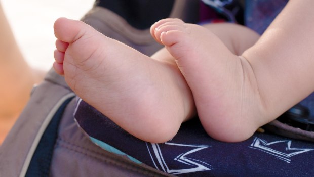 «Άφαντοι οι γονείς που κλείδωσαν το μωρό τους στο μπαλκόνι» λέει ο Γιαννόπουλος από το «Χαμόγελο»