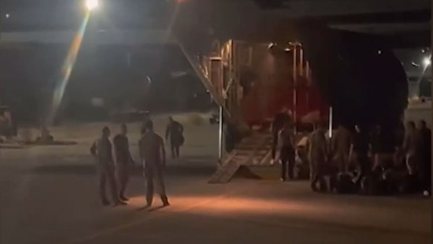 Ισραήλ: Επαναπατρίστηκαν 105 Έλληνες με ειδικές πτήσεις της Πολεμικής Αεροπορίας - «Ζήσαμε πρωτόγνωρες καταστάσεις»