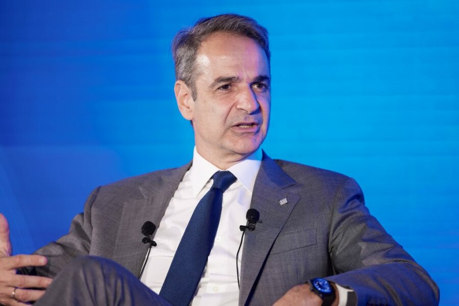 Διάψευση Μητσοτάκη για πιθανό πλήγμα στη ναυτική βάση της Σούδας: Δεν θα σχολιάσω στρατιωτικές συσκέψεις