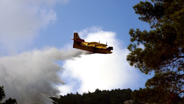 Φωτιά τώρα στον Ασπρόπυργο - Επιχειρούν εναέρια μέσα