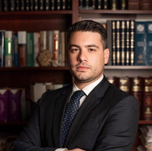 Ελεύθεροι οι δράστες που λήστεψαν, άρπαξαν και εκβίασαν τον μοτοσικλετιστή - Στο in ο 20χρονος κατηγορούμενος