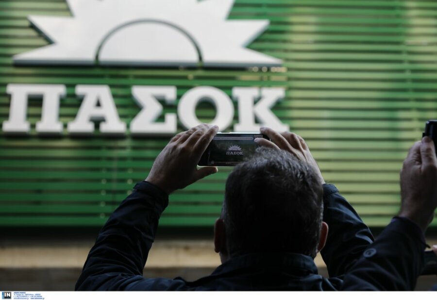 ΠΑΣΟΚ: Τα τραύματα του 2010 φέρνουν υπουργούς εναντίον υπουργών