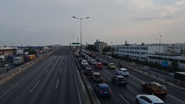 Αποκαταστάθηκε η κυκλοφορία στη λεωφόρο Κηφισού μετά το τροχαίο και τις ουρές χιλιομέτρων