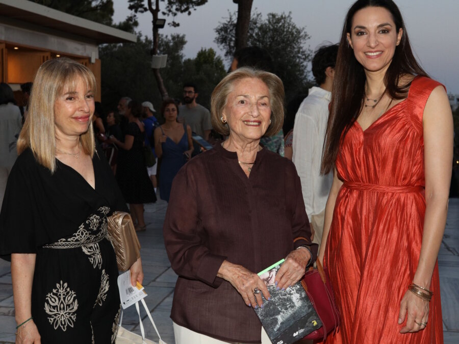 Δάφνη Σημίτη: Η πρώτη δημόσια εμφάνιση, 5 μήνες μετά τον θάνατο του Κώστα Σημίτη