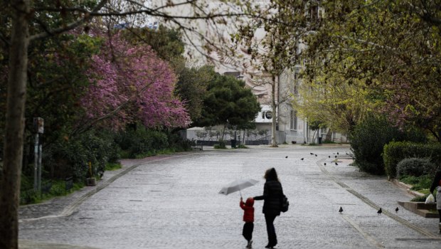 Αθήνα: Καταρρακτώδης βροχή αυτή την ώρα