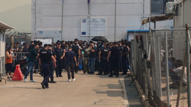 Φωτιά στη Χίου: Προληπτική εκκένωση της πρώην ΒΙΑΛ