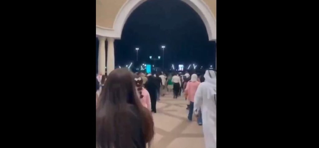 Πανικός σε εμπορικό κέντρο στην Ντόχα την στιγμή της ιρανικής επίθεσης