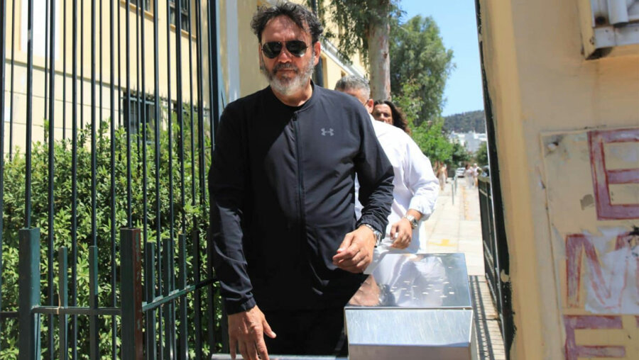 Στάθης Αγγελόπουλος: Την Παρασκευή ξεκινάει η δίκη του τραγουδιστή που κατηγορείται για ενδοοικογενειακή βία