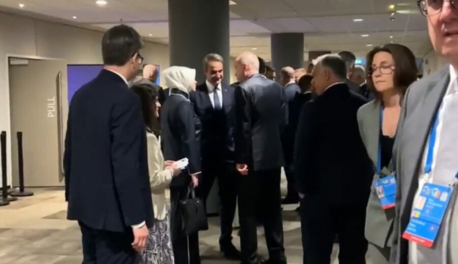 Σύντομη συνομιλία Μητσοτάκη – Ερντογάν στο περιθώριο της Συνόδου ΝΑΤΟ