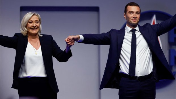Η Λεπέν προτρέπει τώρα τον Μπαρντελά να ετοιμαστεί για τις προεδρικές εκλογές του 2027