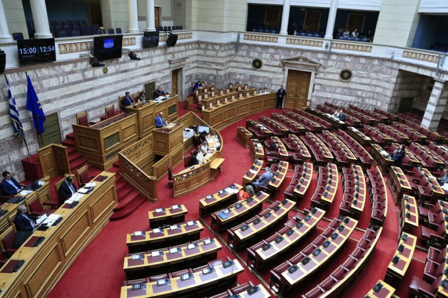 ΝΔ – ΠΑΣΟΚ: Ανεβαίνει το πολιτικό «θερμόμετρο» – Διπλό μέτωπο για Τέμπη και ΟΠΕΚΕΠΕ στην Βουλή