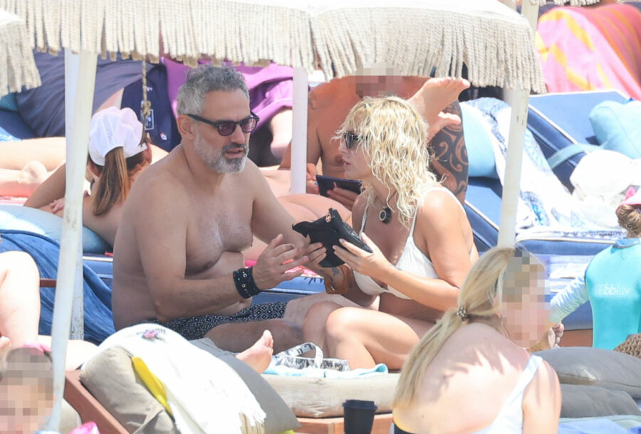 Ελεωνόρα Ζουγανέλη: Διακοπές στη Μύκονο με τον σύντροφό της, Νίκο Συρίγο - Φωτογραφίες