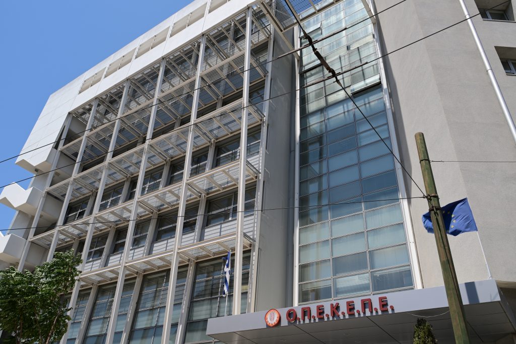 ΟΠΕΚΕΠΕ: Οταν μεγαλοπαράγοντες απειλούν υπουργούς – Nέοι αποκαλυπτικοί διάλογοι