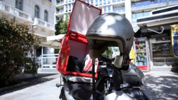 Ντελίβερι στους 43 βαθμούς – Ποιοι πήγαν για μεροκάματο στην πυρωμένη άσφαλτο