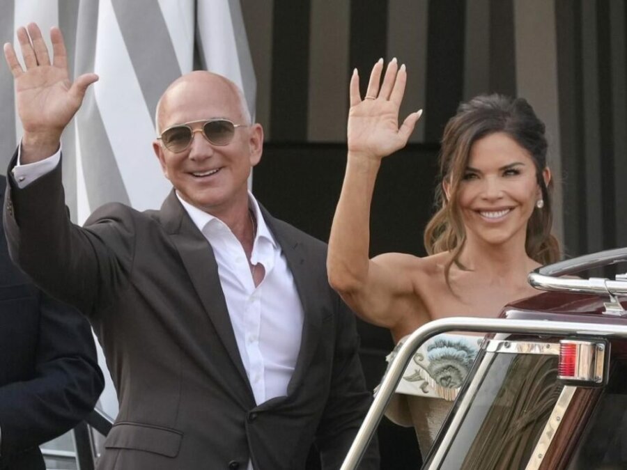 Jeff Bezos - Lauren Sánchez: Απόψε ο γάμος του «αιώνα» - Το ιδιαίτερο δώρο που επέλεξαν για τους VIP καλεσμένους τους