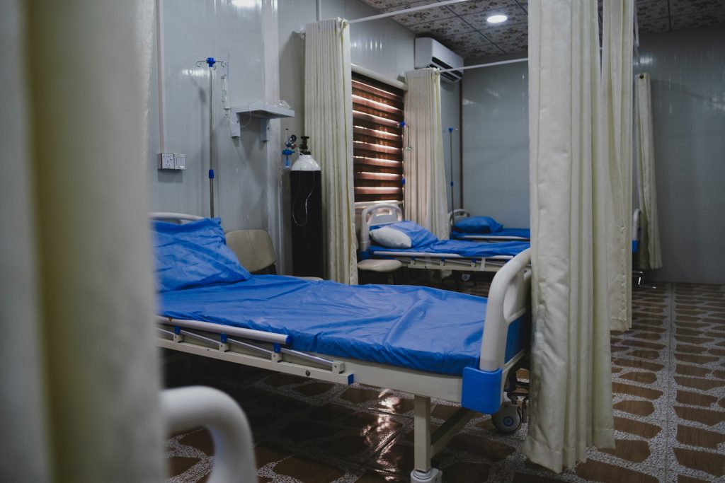 Τι είναι ο αιμορραγικός πυρετός Κριμαίας – Κονγκό: Ο τρόπος μετάδοσης και τα συμπτώματα