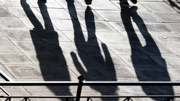 Άγρια συμπλοκή ανήλικων σε αστικό λεωφορείο στην Πετρούπολη - 16χρονος μαχαίρωσε με σουγιά 15χρονο