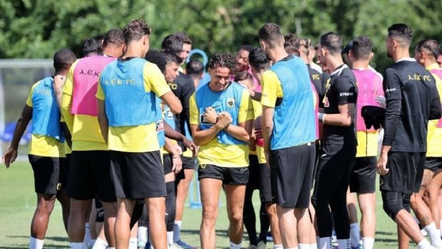 AEK: «Πρώτη» για Ρέλβας και Μαρσιάλ – Επέστρεψε ο Λιούμπισιτς
