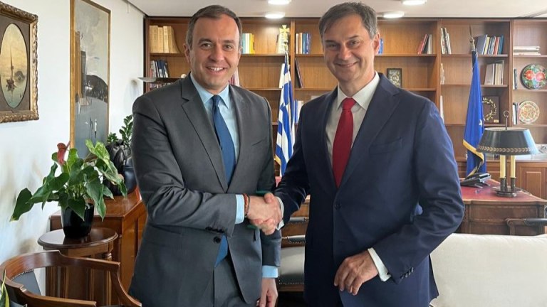 Ολοκληρώθηκε η παράδοση - παραλαβή των υφυπουργών Εξωτερικών Χατζηβασιλείου και Θεοχάρη